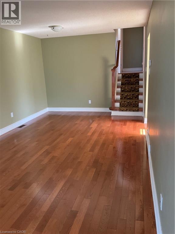 Photo - 486B KINGSCOURT Drive