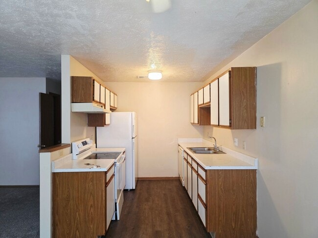 Building Photo - Welcome to Westchester Apartments – Your N... Unit 112