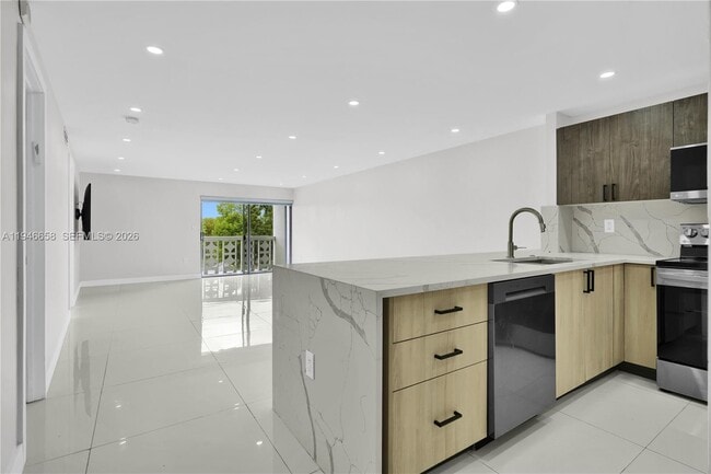 Photo - 4141 Nautilus Dr Unit 3F