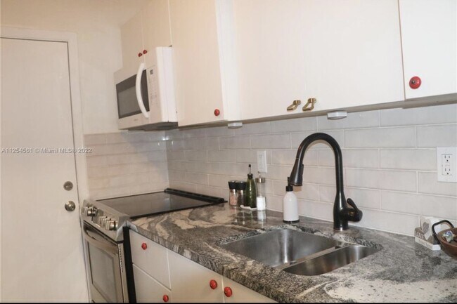 Photo - 7331 Gary Ave Unidad 209