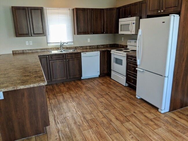 Photo - 805-888 88 Ave