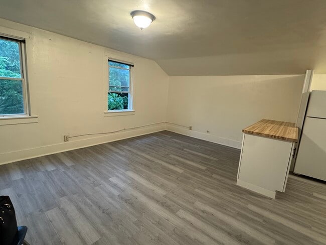 Building Photo - 815 Cherry St Rental