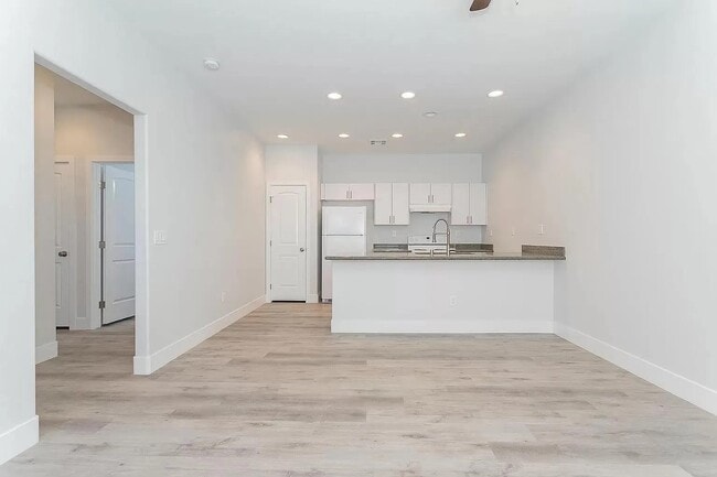 Photo - 1741 S Dandelion St Unidad 1