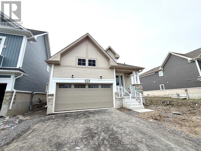 Photo - 21 Royal Oak Cres