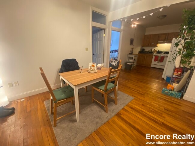 Photo - 19 Egremont Rd Unit 1