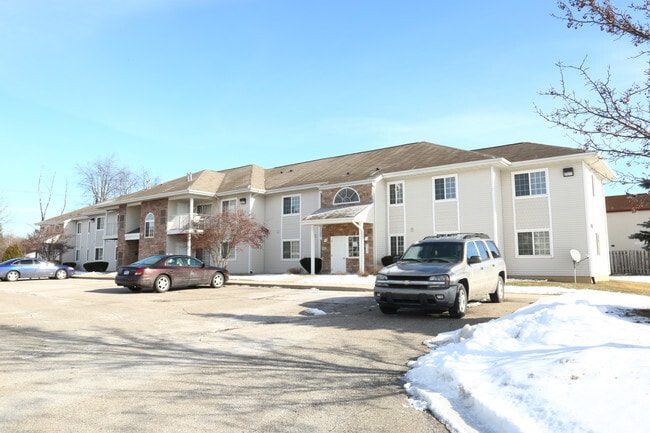 Photo - Pinewood Club Apartments