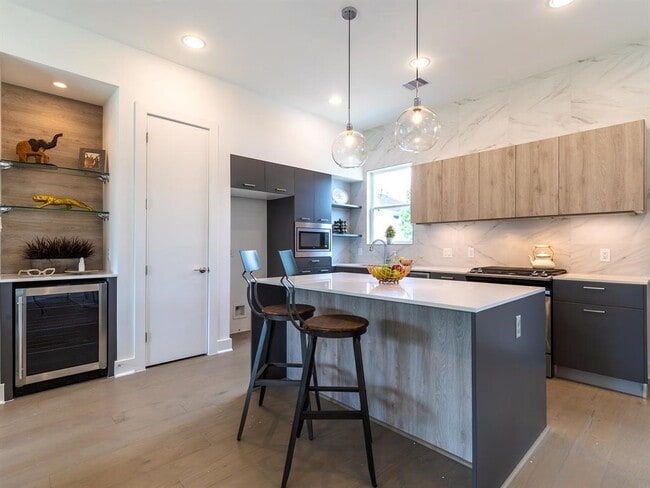 Photo - 1236 W 25th St