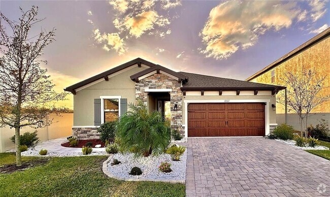 Building Photo - 12661 Oak Hill Way Rental
