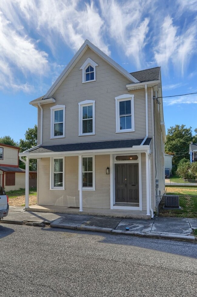 Building Photo - 1232 Lafayette St Unit 1232 Lafayette St-House