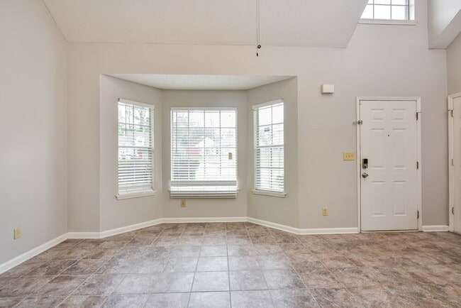 Photo - 3345 Springside Trce