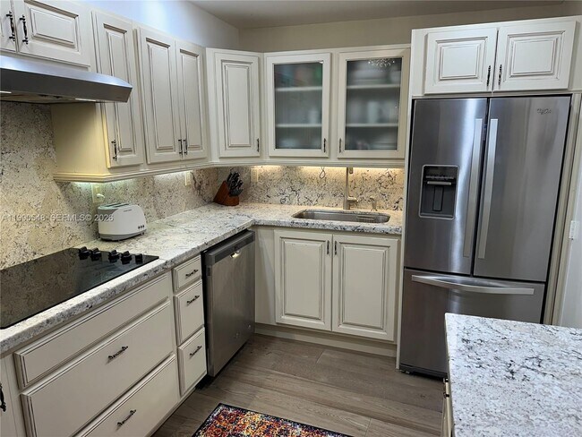 Photo - 6039 Collins Ave Unidad 1431