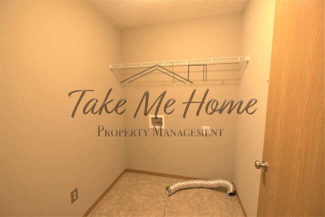 Photo - Vintage Hills Beauty!