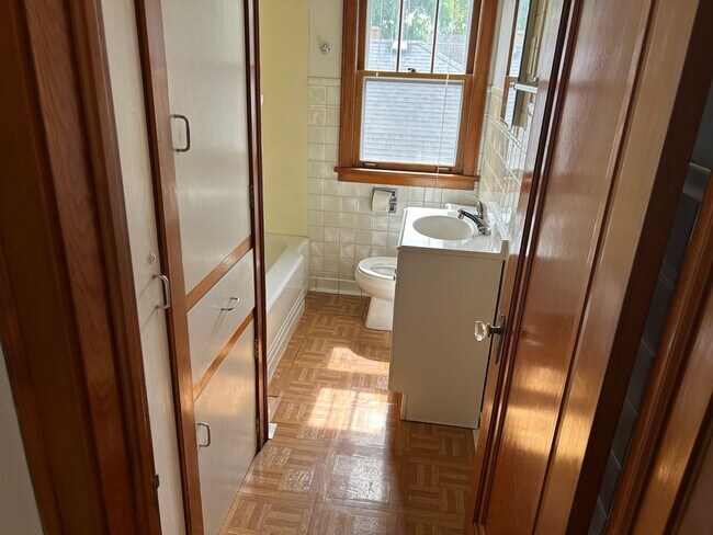 5307 32nd Ave Unit A