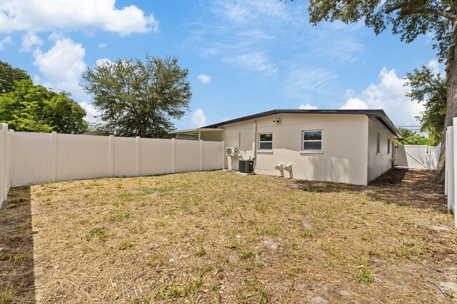Photo - 2706 W Tampa Bay Blvd
