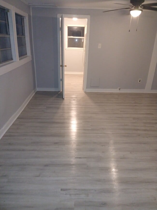 Photo - 502 E Lott Ave Unit L