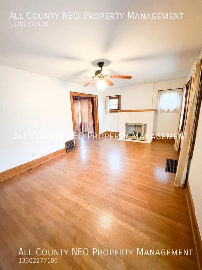 Photo - 1051 Brown St