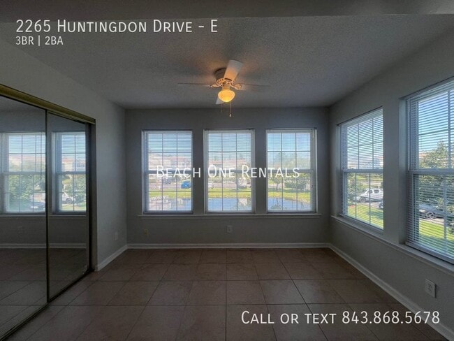 Photo - 2265 Huntingdon Dr