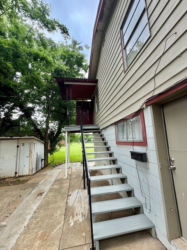 Photo - 444 1/2 Babb Dr