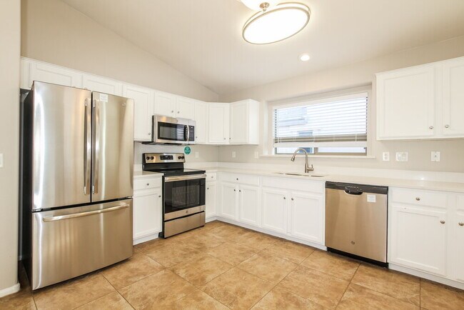 Photo - 614 E Jeanne Ln