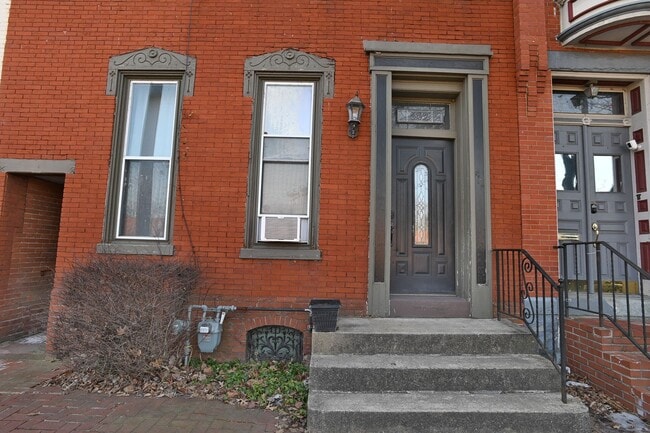 Photo - 562 Race St Unit Apt 1