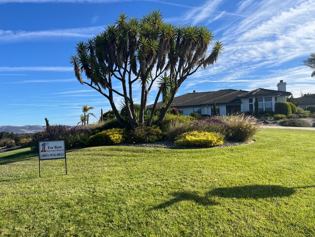 Photo - 590 Calle Cielo