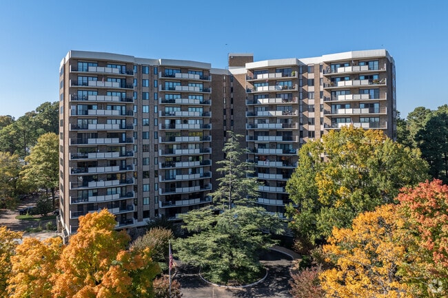 2956 Hathaway Rd - Hathaway Tower