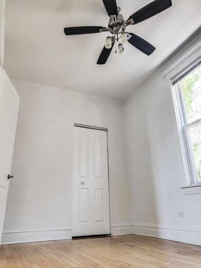 Photo - 3909 W Schubert Ave Unit 2F