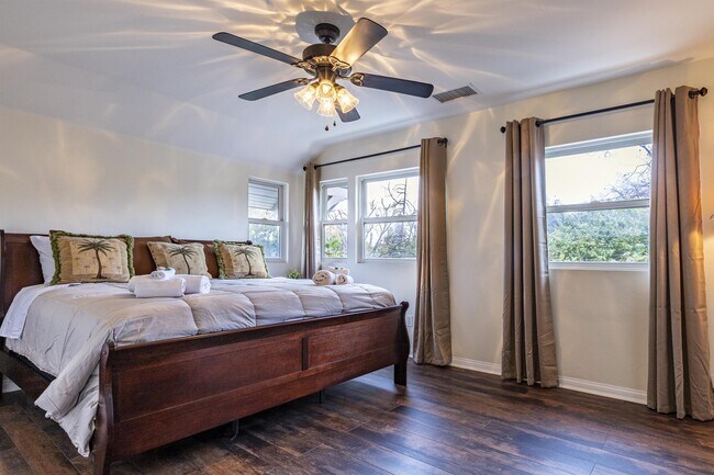 Photo - 3523 Twogood Ln