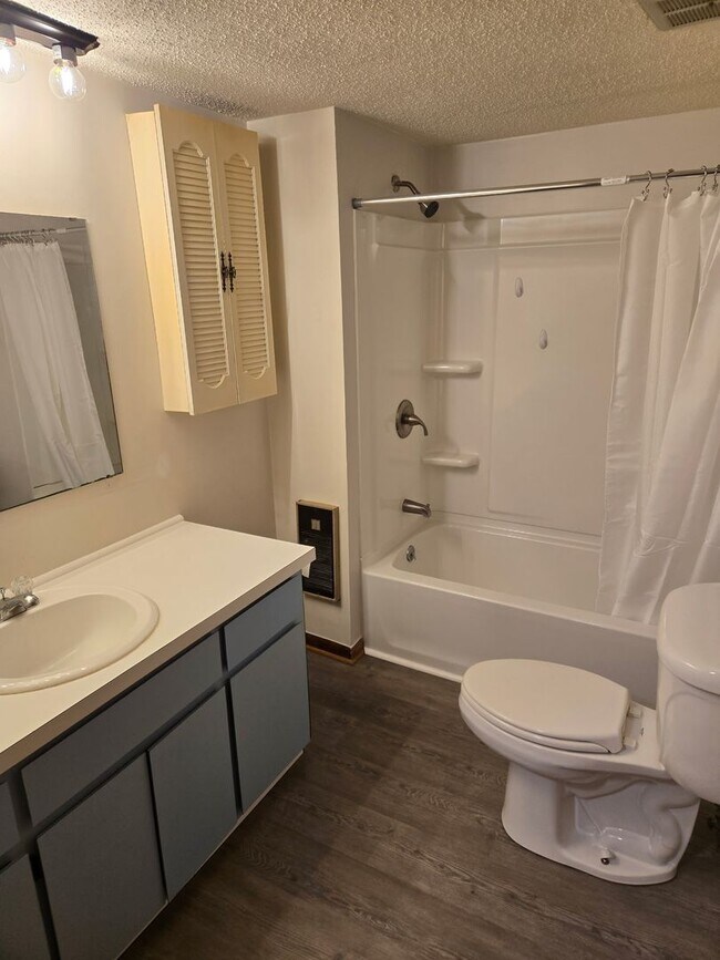 Photo - 102 S Metts St Unit 1