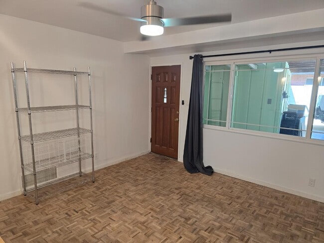 Photo - 1916 W Cambridge Ave