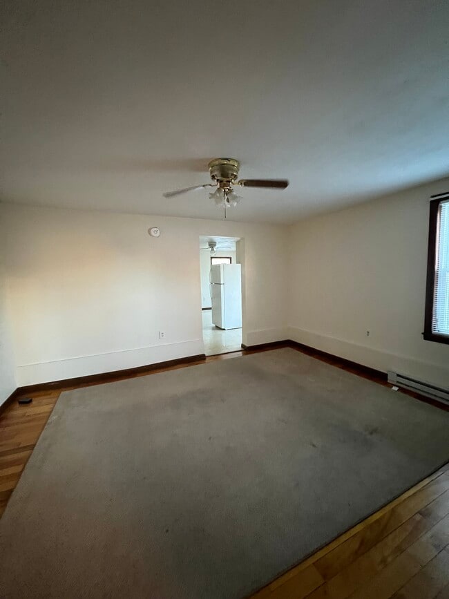 Photo - 111 W Hollis St Unidad 109 Second Fl