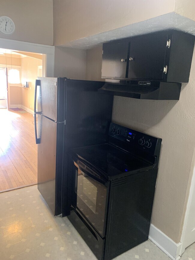 Photo - 2556 Vane St