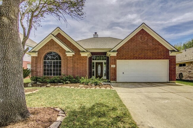 Building Photo - 20719 Medallion Pointe Dr