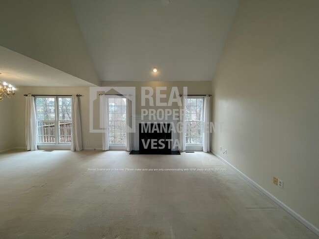 Photo - 425 Ashville Dr