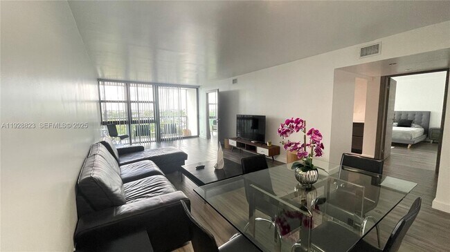 Photo - 800 Parkview Dr Unit 807