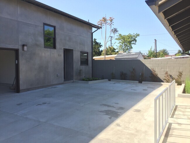 Photo - Olive (468-470) Unidad Olive (468)-Front