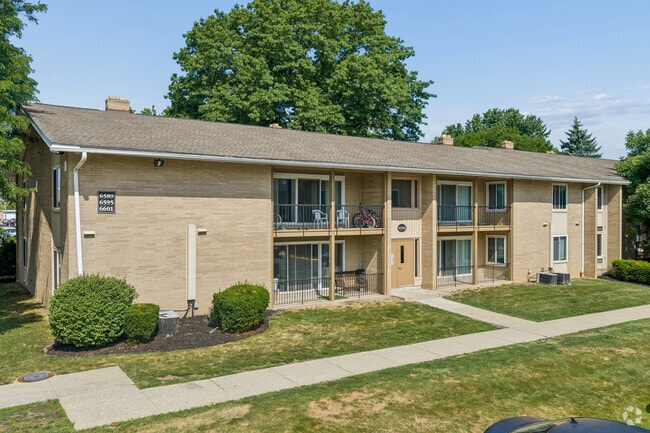 Building Photo - Arbor Court