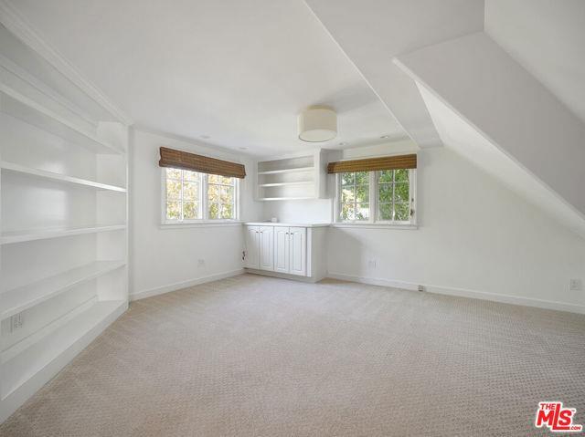 Photo - 13161 Addison St