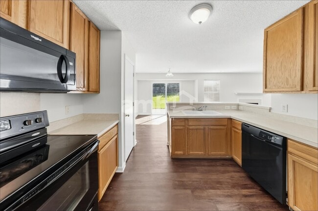 107 Daventry Pl