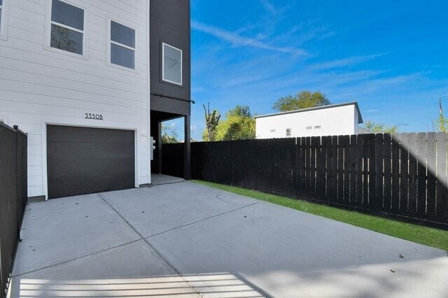 Photo - 3330 Francis St