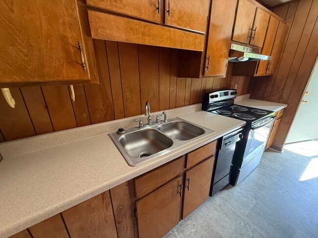 Photo - 586 Franklin St