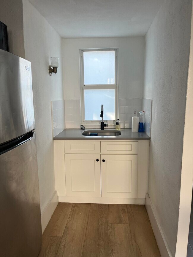 Photo - 414 33rd St Unit 100