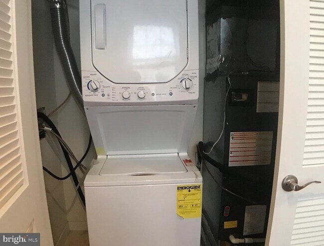 Building Photo - 2631 W Girard Ave Unit 2