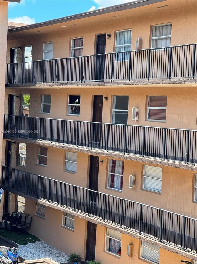 Building Photo - 5441 W 24th Ave Unit 60