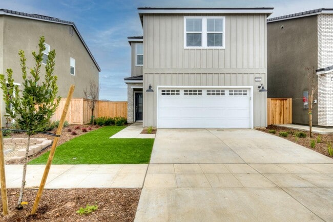 Building Photo - 905 Plum Tree Ave