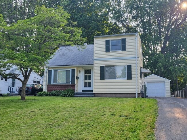 Photo - 223 Glenbrook Rd House