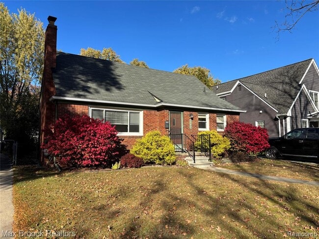 Photo - 2405 Pembroke Rd