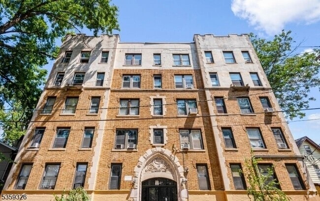 Building Photo - 17 Elwood Pl Unit 103 Rental
