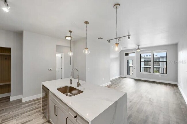 Photo - 776 N Orange Ave