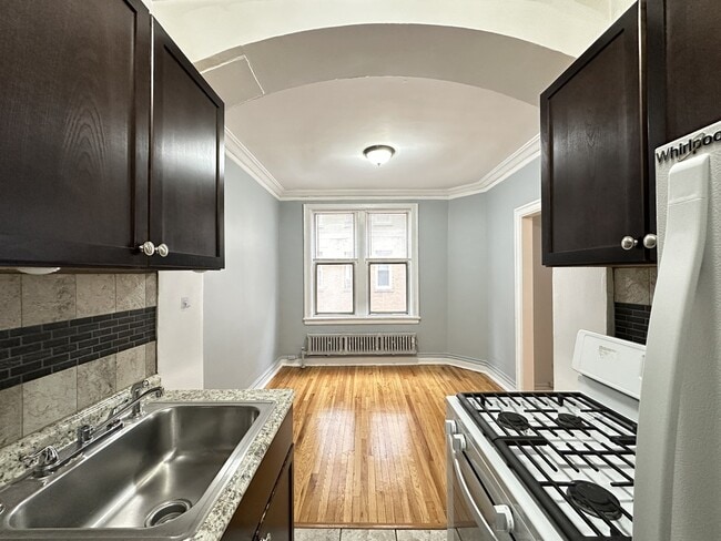 Photo - 1363 W Estes Ave Unit T1